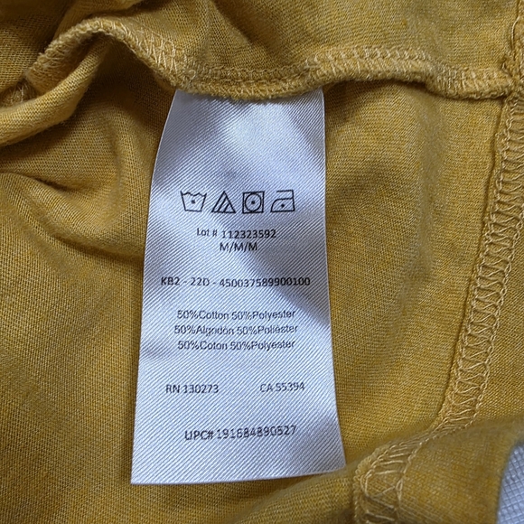 Yellowstone Dutton Ranch Crop Top Wrangler Tee Women’s Medium Yellow Ranch Horse - Picture 5 of 7